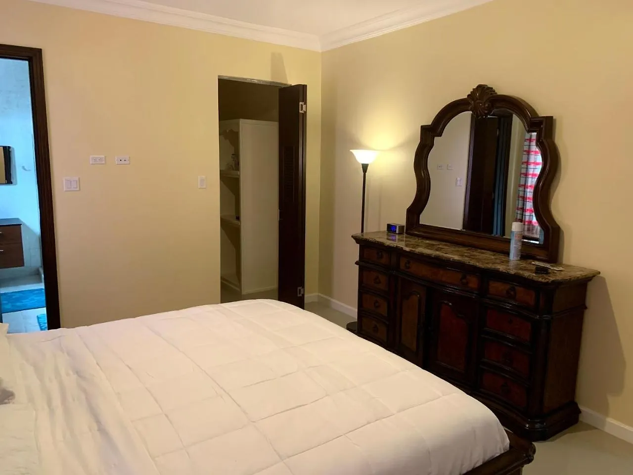 Hamptons At Fairway Across From Ac Marriott Unit No3 Apartment Kingston Jamaica