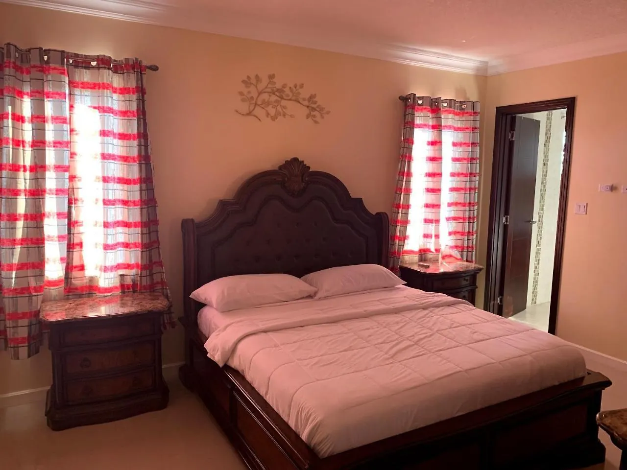 Hamptons At Fairway Across From Ac Marriott Unit No3 Apartment Kingston Jamaica